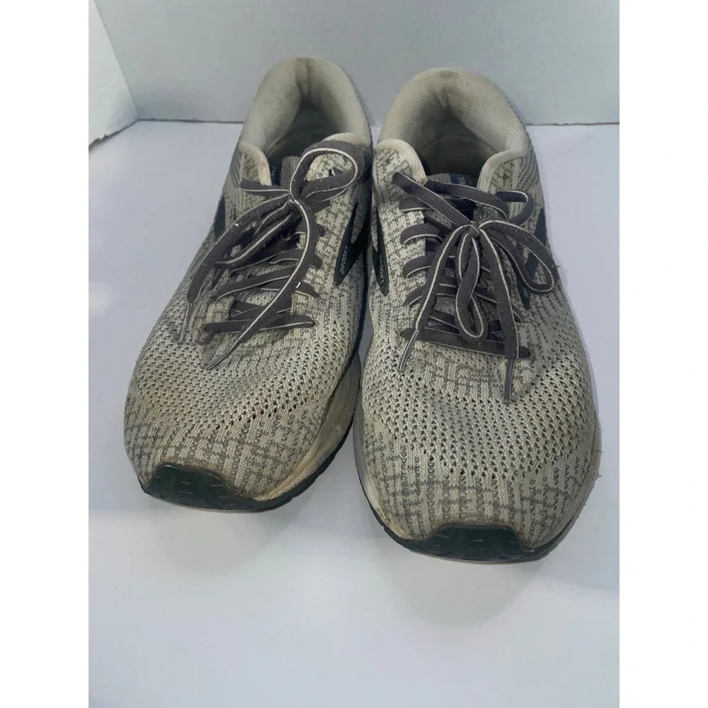 Brooks Revel 3 Women's Size 10 Running Shoes Sneakers‎ Beige